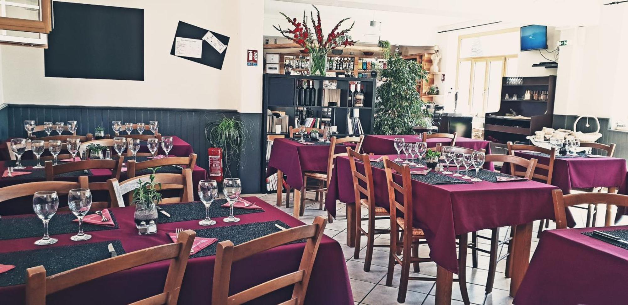La Petite Maison Des Artistes Castelnau-Pégayrols 外观 照片