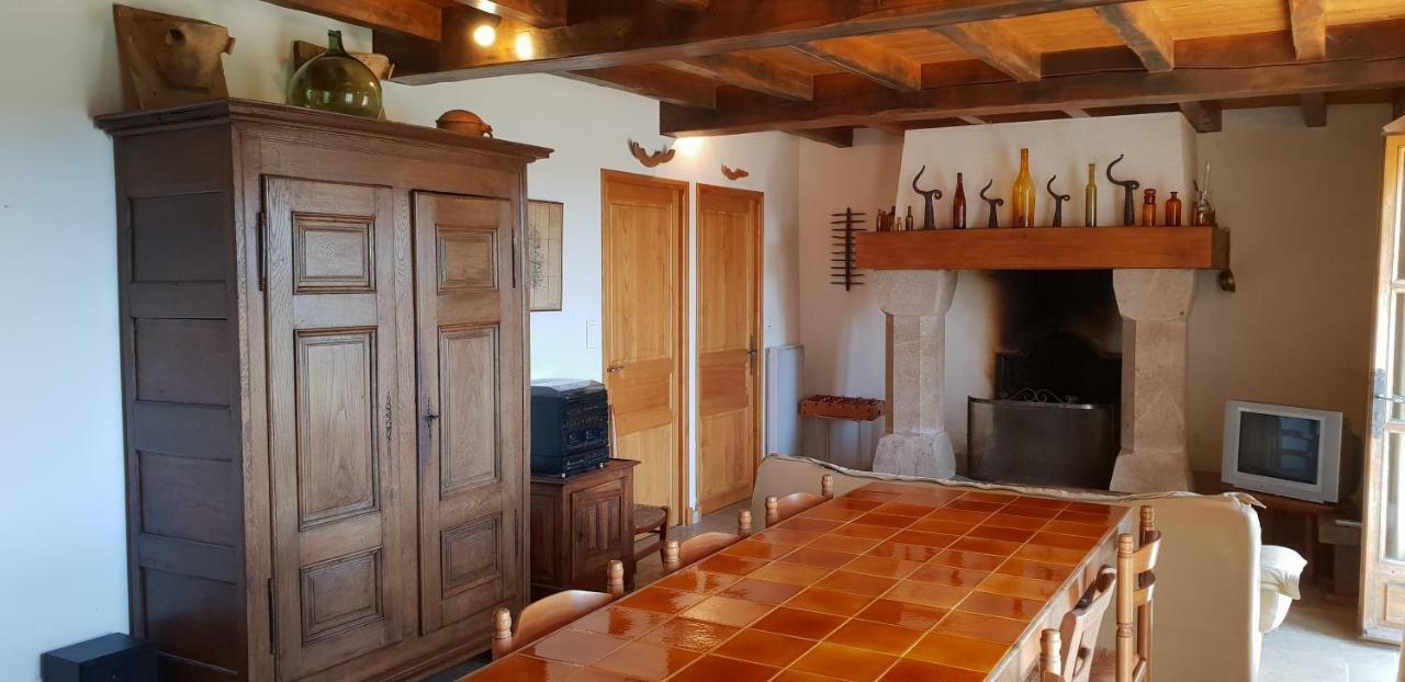 La Petite Maison Des Artistes Castelnau-Pégayrols 外观 照片
