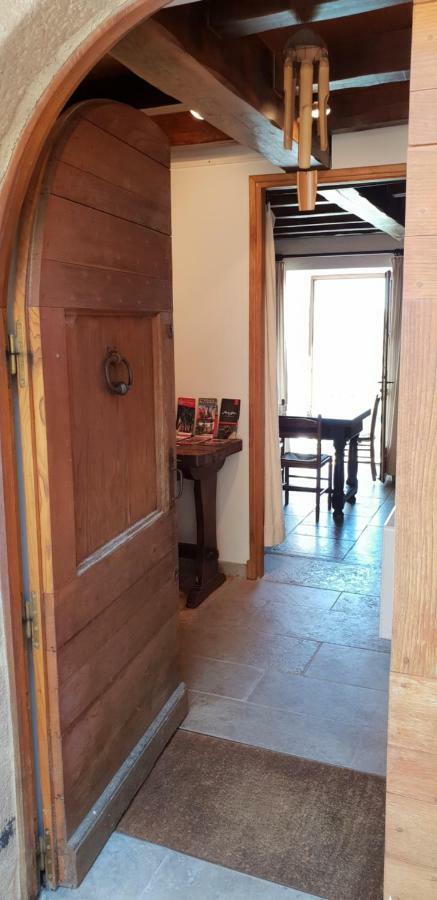 La Petite Maison Des Artistes Castelnau-Pégayrols 外观 照片